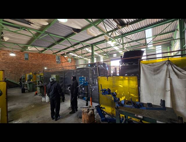 500M² WAREHOUSE TO LET IN SEBENZA